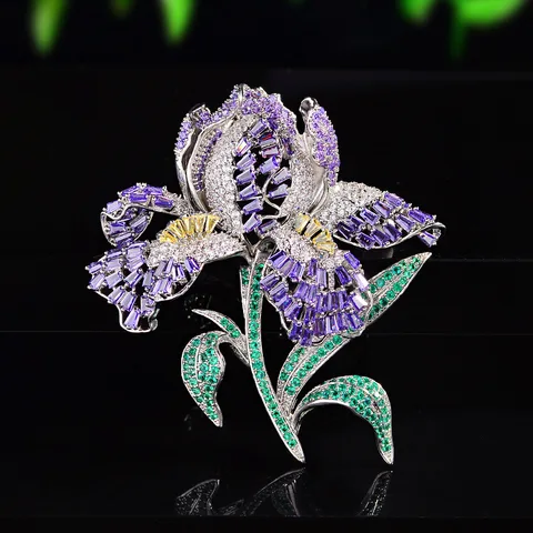 Брошь из меди с кубическим цирконием