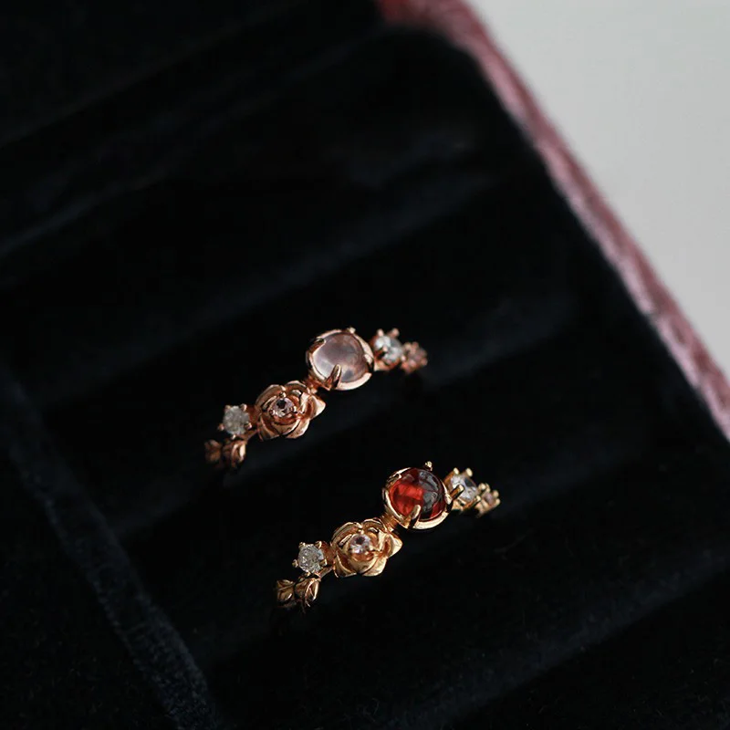 

Оригинальное Открытое кольцо из розового золота с розовым кристаллом