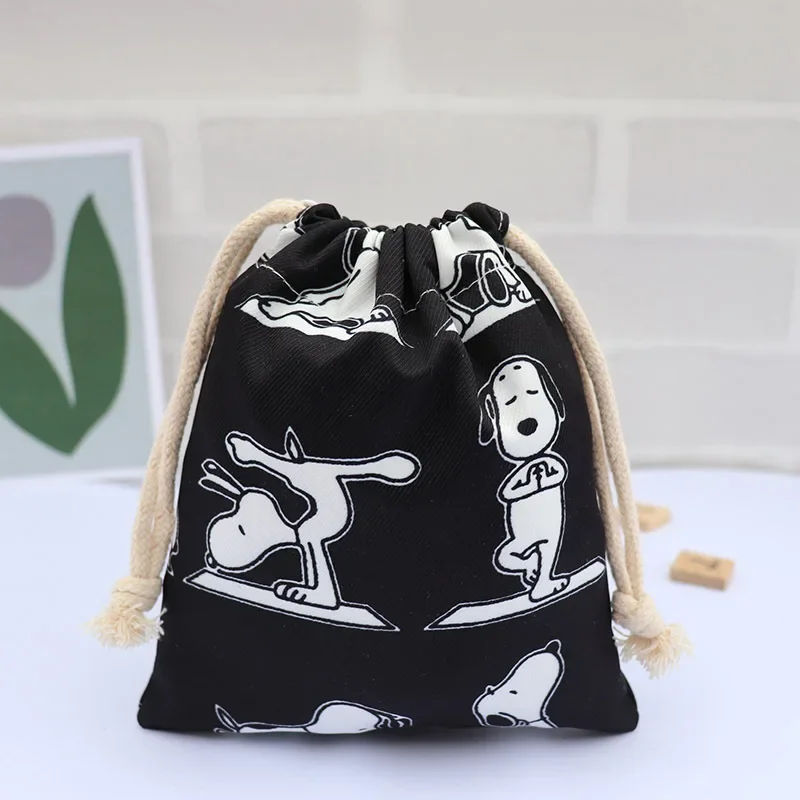 

MINISO Сумка на шнурке Snoopy