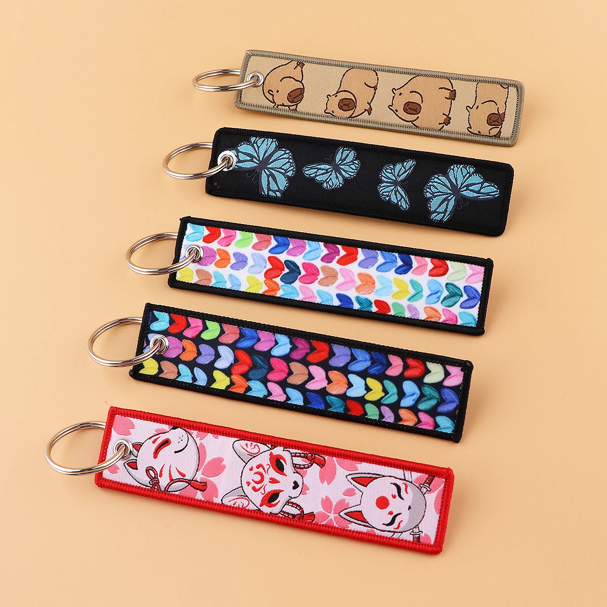 Брелок для ключей с мультяшной вышивкой в виде маски лисы и бабочек