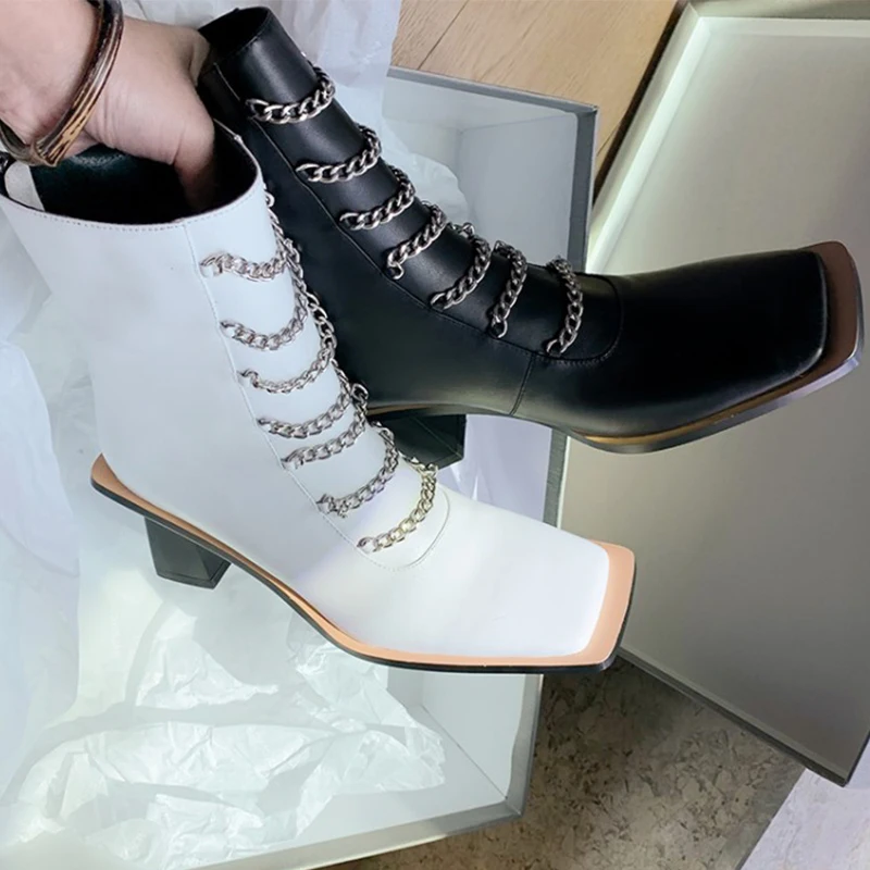 

2022 Winter New Square Head Chain Martin Boots Women's British Style Fashion Back Zipper High Heel Latest Fashion Short Boots