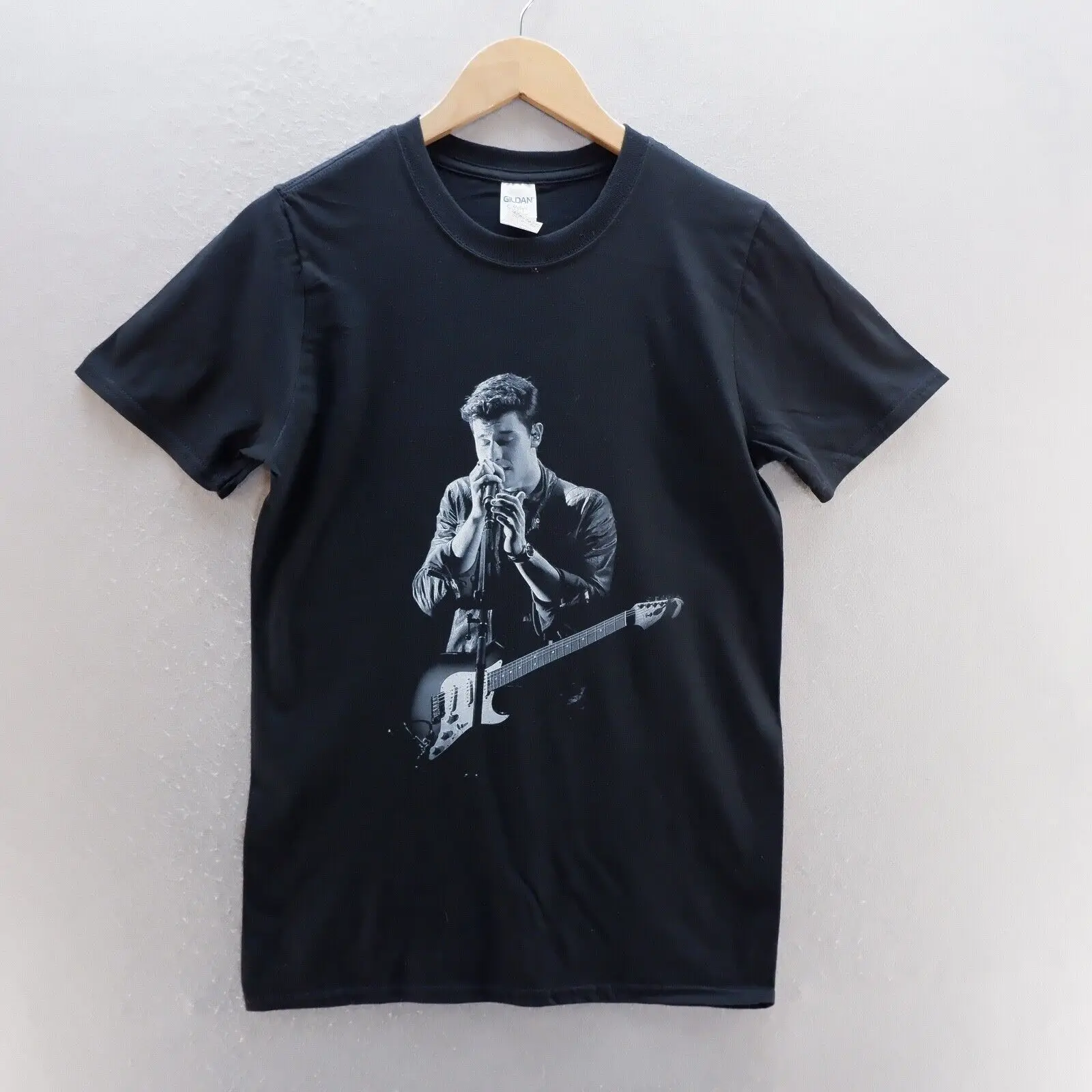 Футболка Shawn Mendes мужская с маленьким черным принтом длинным или коротким рукавом