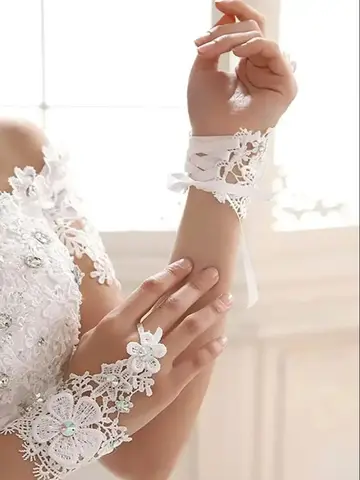 Женские кружевные свадебные перчатки до запястья без пальцев