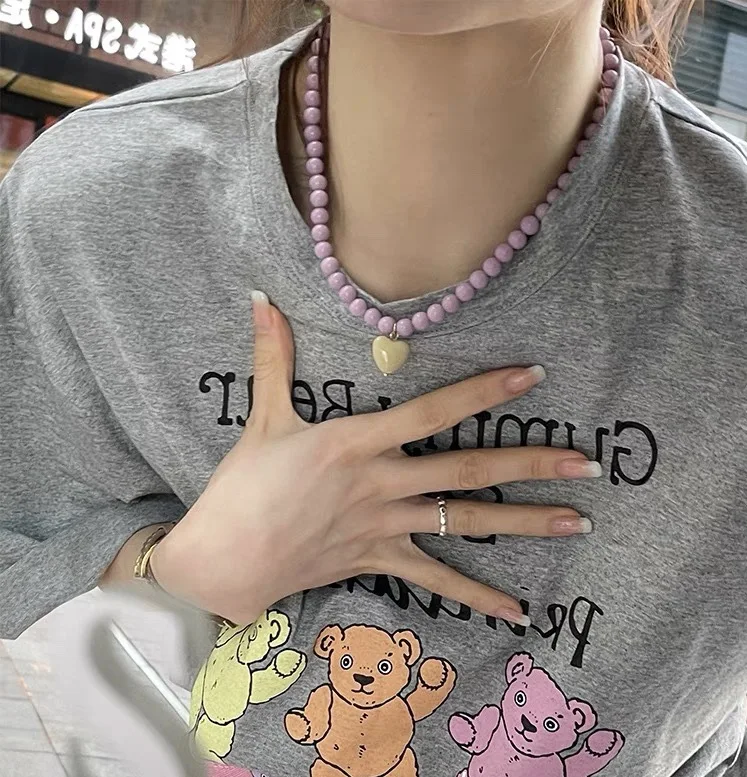 Ожерелье 2022 года из красочных акриловых светящихся бусин для женщин с контрастным сердцем любви для украшений Bijoux Femme YH-01.