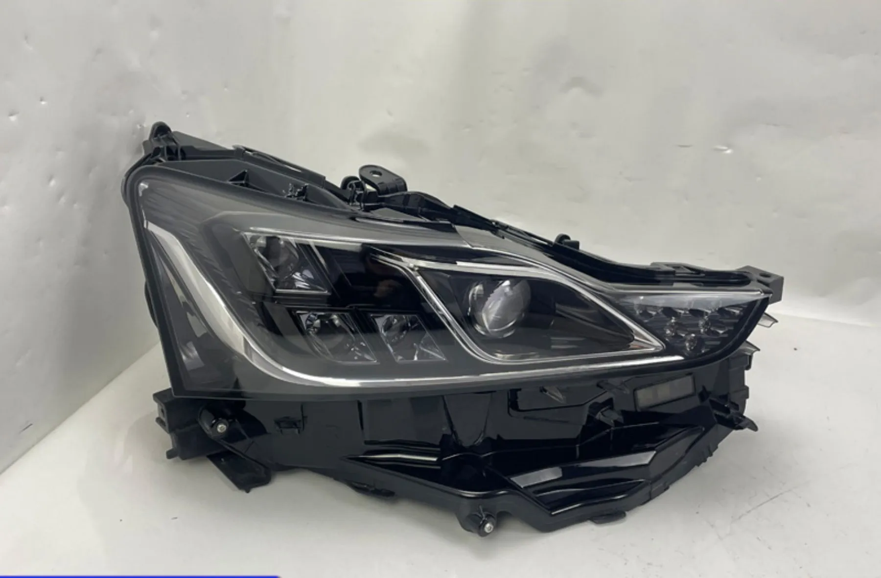 

Автомобильный передний налобный фонарь дневные ходовые огни DRL для Lexus IS200T 16-20 сигнал поворота