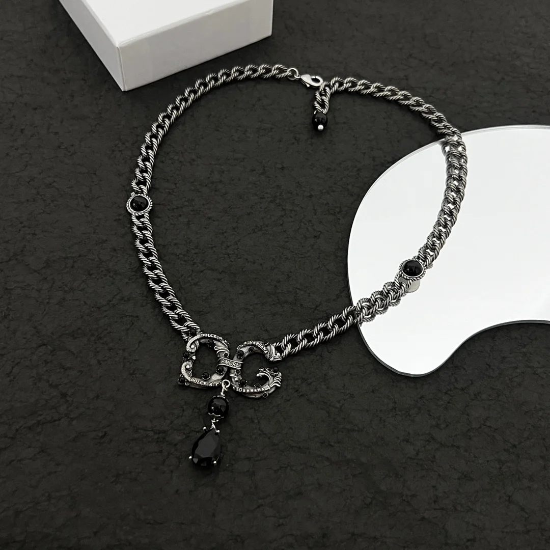 

New Fashion Personality Trend Letter Show Necklace