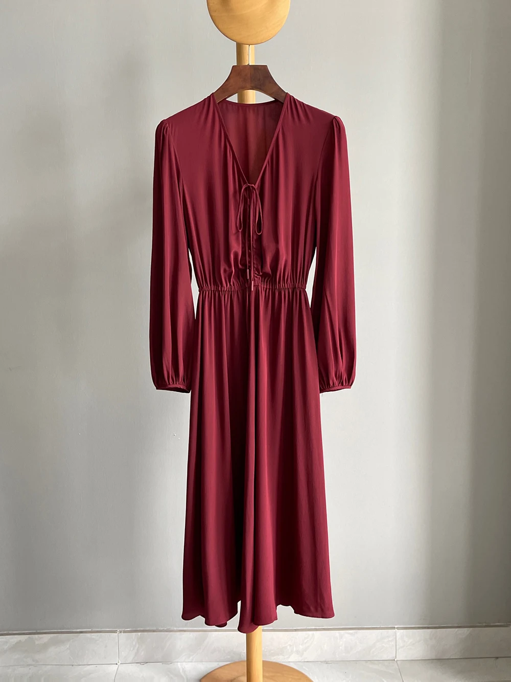 

2022 Autumn New V-neck Long Silk Dress for Party