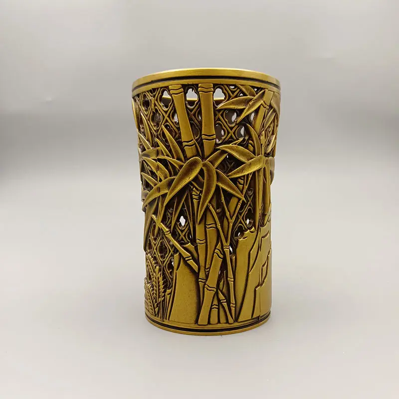 

Бамбуковые узлы, выдолбленный медный контейнер для ручек, бытовые поделки