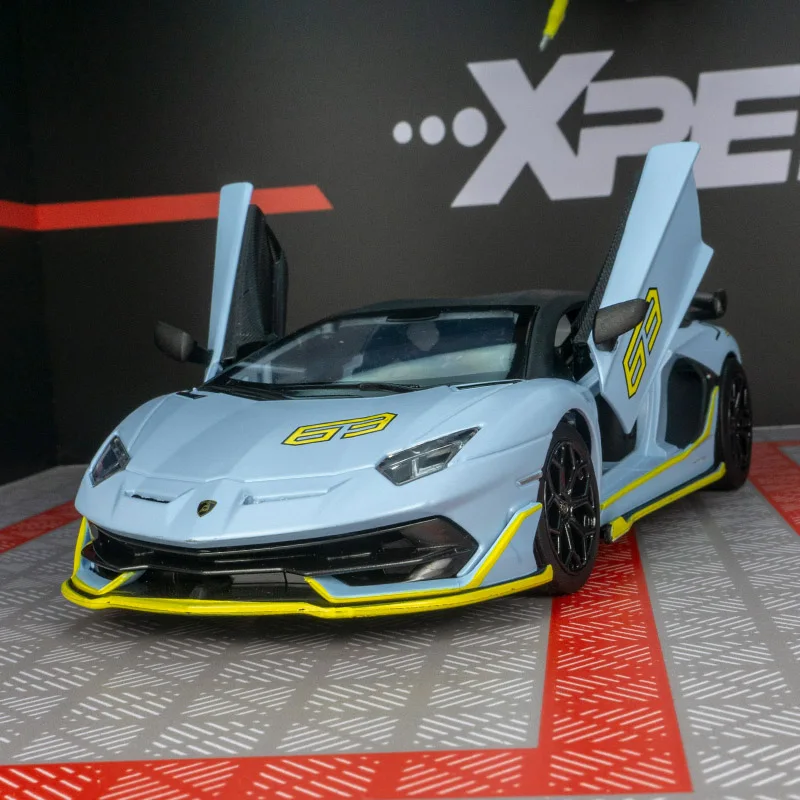 Фото Модель автомобиля Lamborghini Aventador SVJ из сплава металла, масштаб 1:24, с открывающимися дверями и багажником, со звуковыми и световыми эффектами, подарок для любителей суперкаров. №1