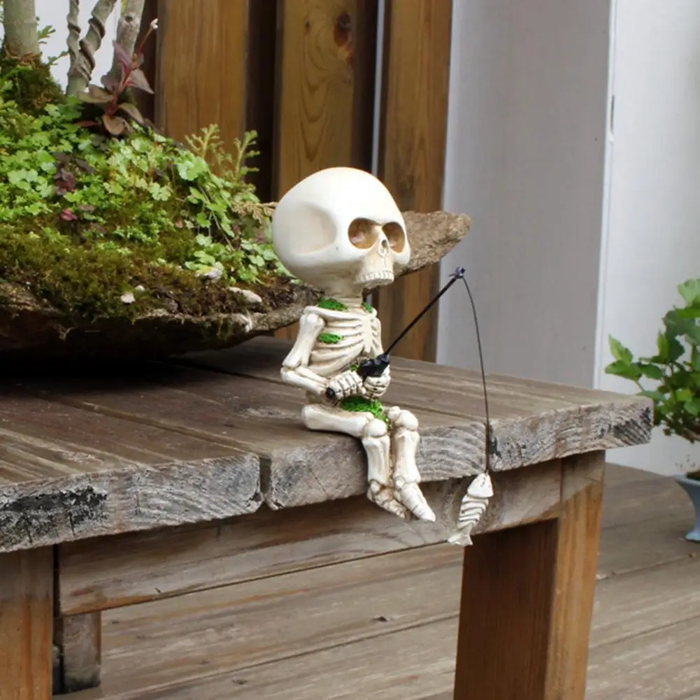 

Aquarium Skeleton Ornament Spooky Outdoor Halloween Skeleton Decor for Courtyard Landscaping Resin Figure Ornament for Balcony