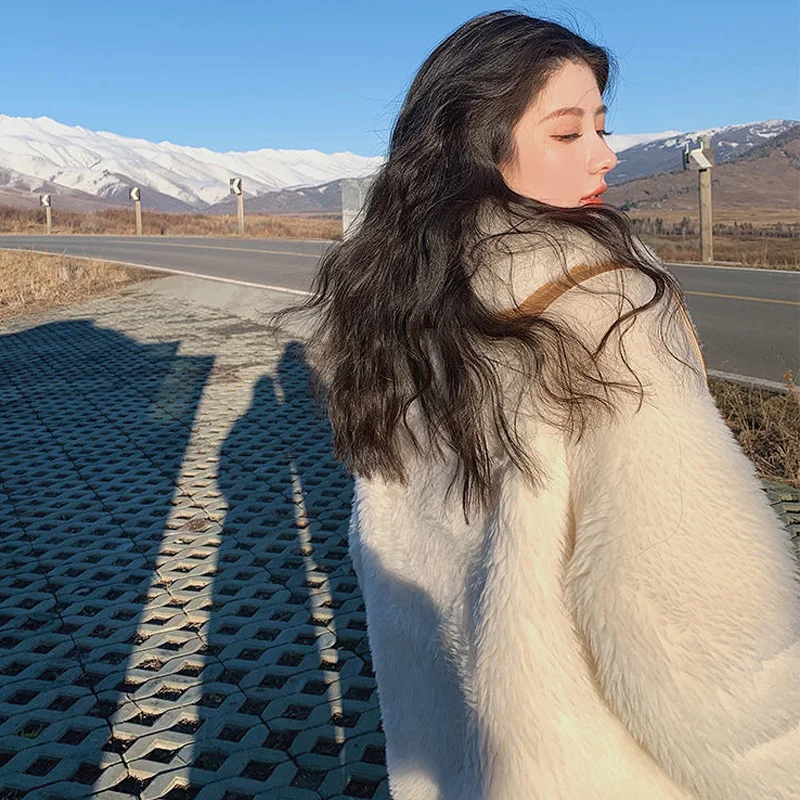 2021 New Winter Cute Warm Faux Fur Coat Women Mid-Length Loose Fur Jackets Fashion Preppy Style Long Sleeve Female Fur Outerwear