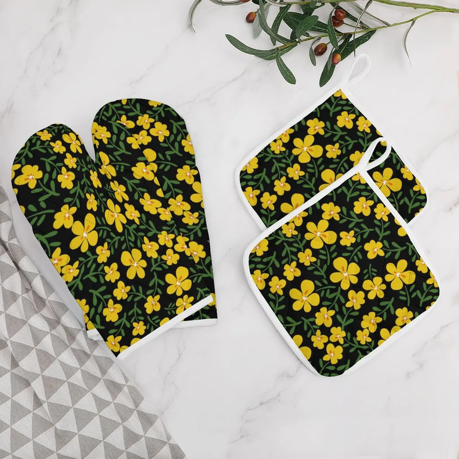 

Oven Mitts and Pot Holders Set 4PC Thicken Heat-Resistant Gloves and Pot Holders for Baking Cooking Yellow Flower Pattern