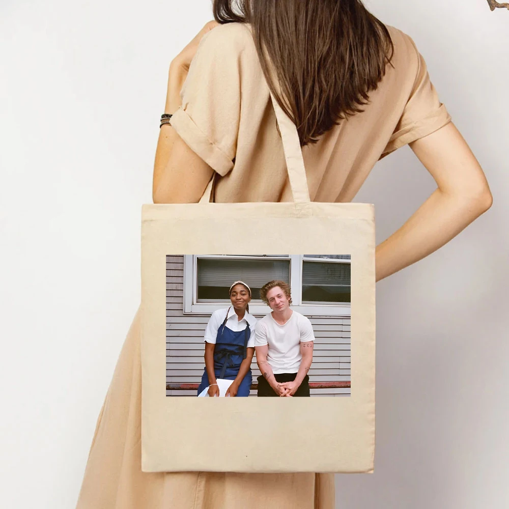 Женская сумка-тоут с изображением героев сериала Медведь