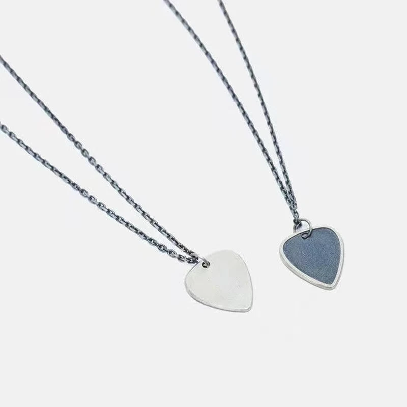 

2022 Hallyu New Min Yoongi Necklace Peach Heart Pendant Couple Holiday Gift SUGA PICK NECKLACE Celebrity Accessories