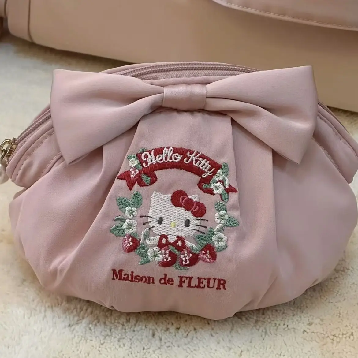 Японская сумка с бантом Hello Kitty милая и женская красивая для хранения макияжа