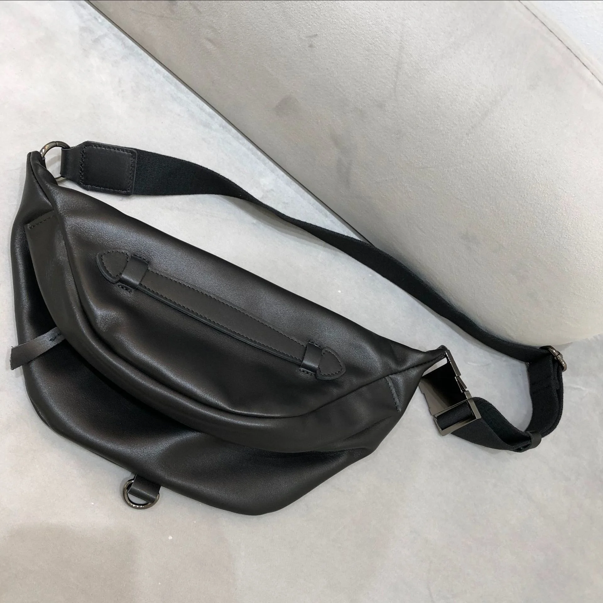 

Unisex Genuine Leather Chest Bag High Quality Cowhide Saddle Shoulder Bag Luxury Crossbody Bag Bolsa Feminina 2023 New Arrivals
