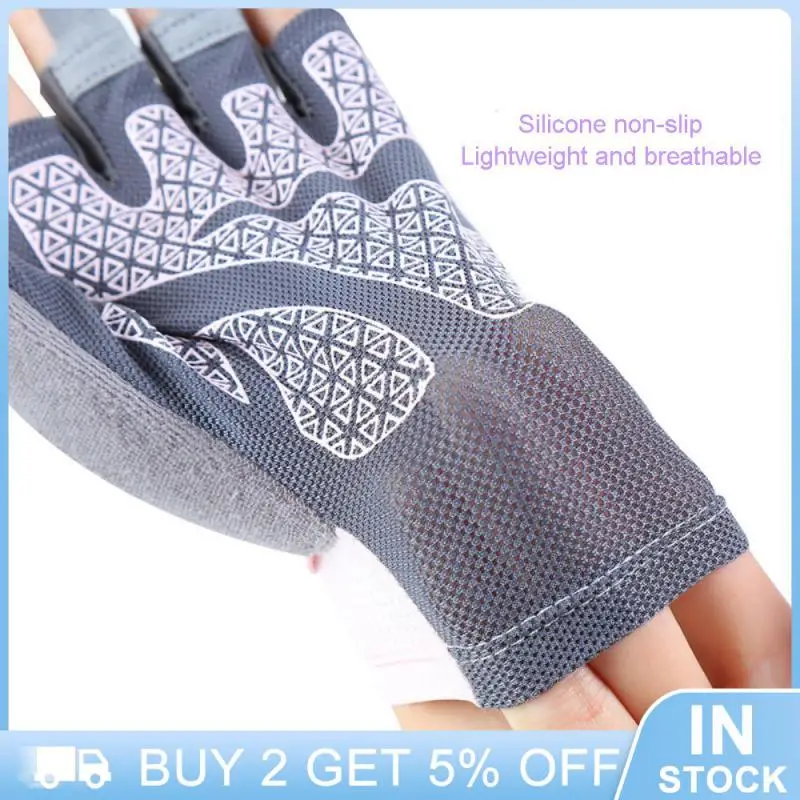 

Relaxed Half Finger Cycling Gloves Adjustable Wrist And Thumb Summer Half Finger Sun Protection Gloves Impact Resistance