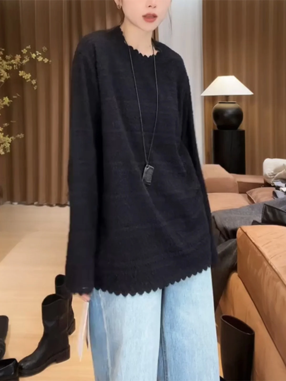 Черная кружевная нижняя рубашка для женщин ранняя весна 2023 новая модная футболка