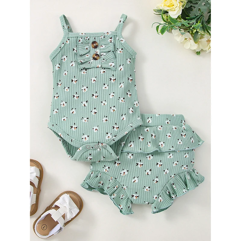 

Детский летний комбинезон на бретелях, с цветочным принтом