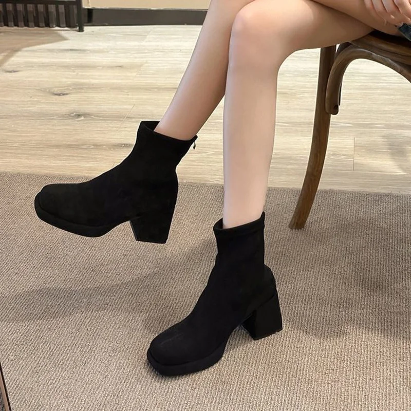 Женские замшевые ботильоны на высоком каблуке платформе