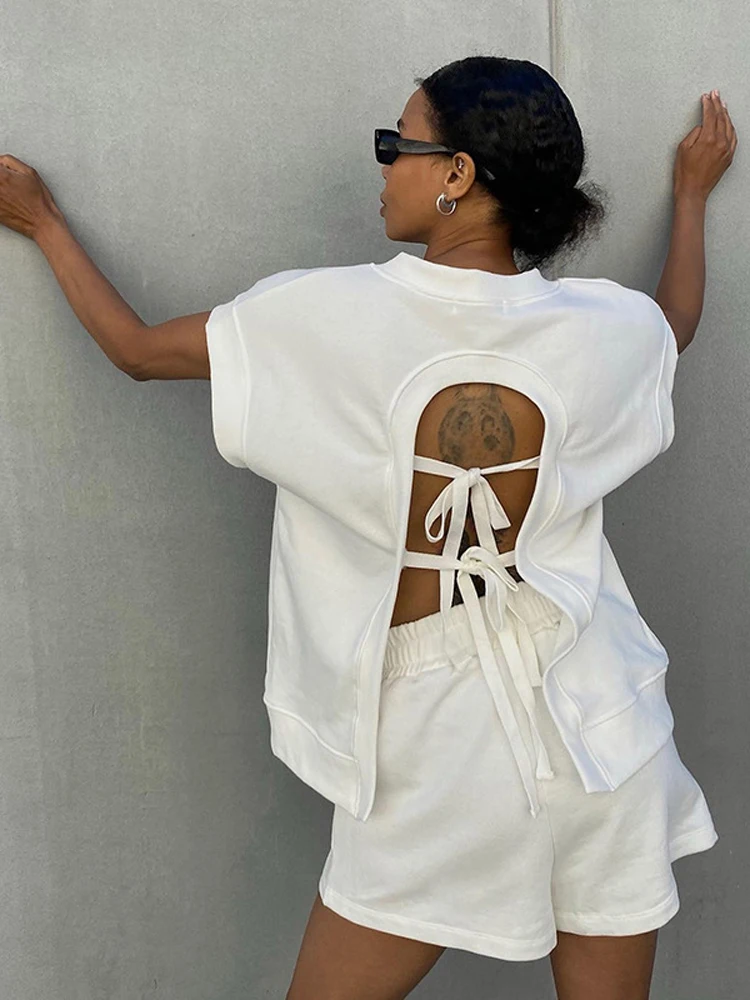 

Женский спортивный костюм с открытой спиной, топ с коротким рукавом и шорты, Свободный Повседневный Комплект из двух предметов, бандажный к...