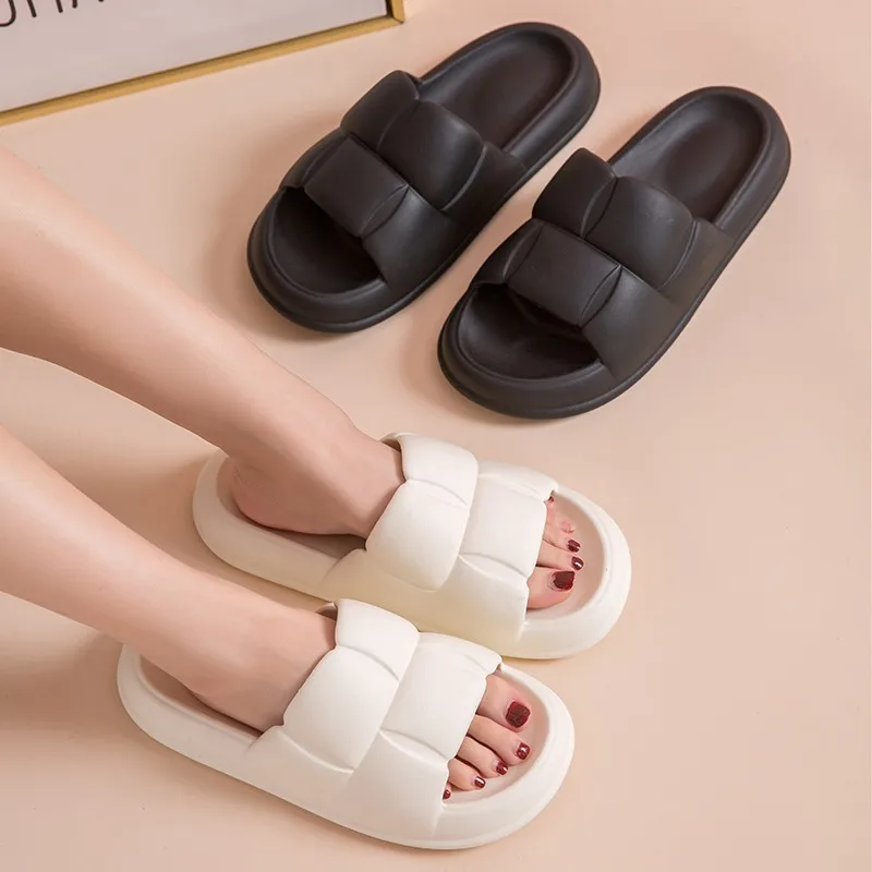 Women's Slippers Fashion Summer Non-Slip Slippers Sandals Beach Thick Sole Bathroom Slippers Thick Sole Men's Ladies Indoor