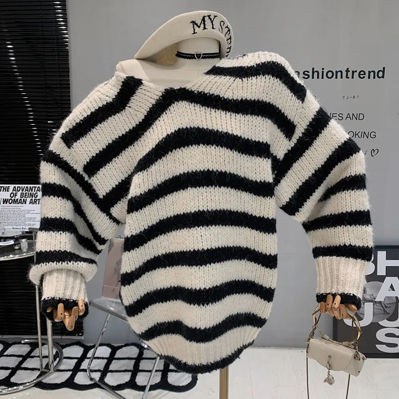 

New in Women's Clothing 2022 Winter Stripe Loose Sweater Fashion V-Neck Long Sleeve knit shirt pullover top