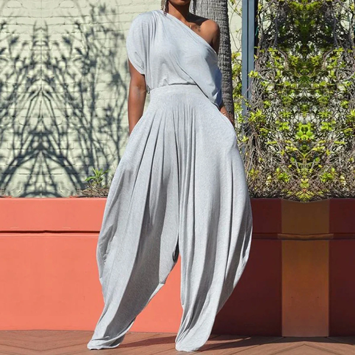 

Yeezzi Summer Female Fashion Jumpsuit Urban Stylish Wide Lag Pants Loose One-Shoulder Solid Color Jumpsuits for Women 2022 New