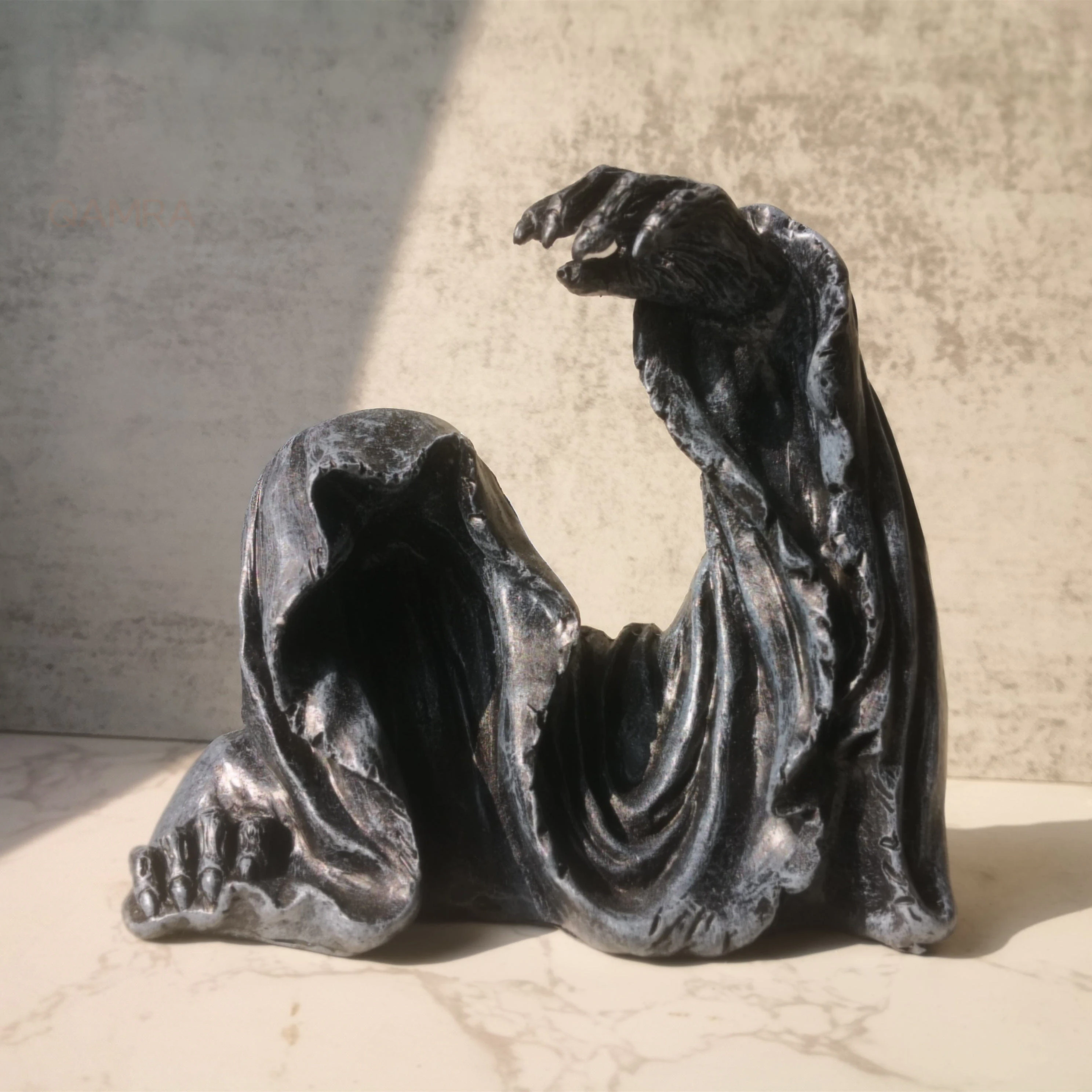 

Aqumotic Ghost Hand Horror Gothic Ornament Punk Rock Resin Black Robe Death Sword Spirit Reaper Sitting Statue Sculptures