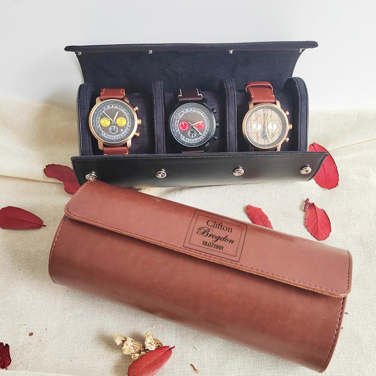 Мужские электронные часы с 3 отделениями и выгравированным рисунком