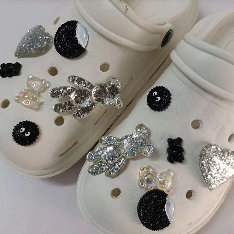 

Fashion Trend DIY Croc Charms Designer Cute Cartoon Bear Clogs Shoe Accessories Quality All-match Shoes Charms for Croc Hot Sale