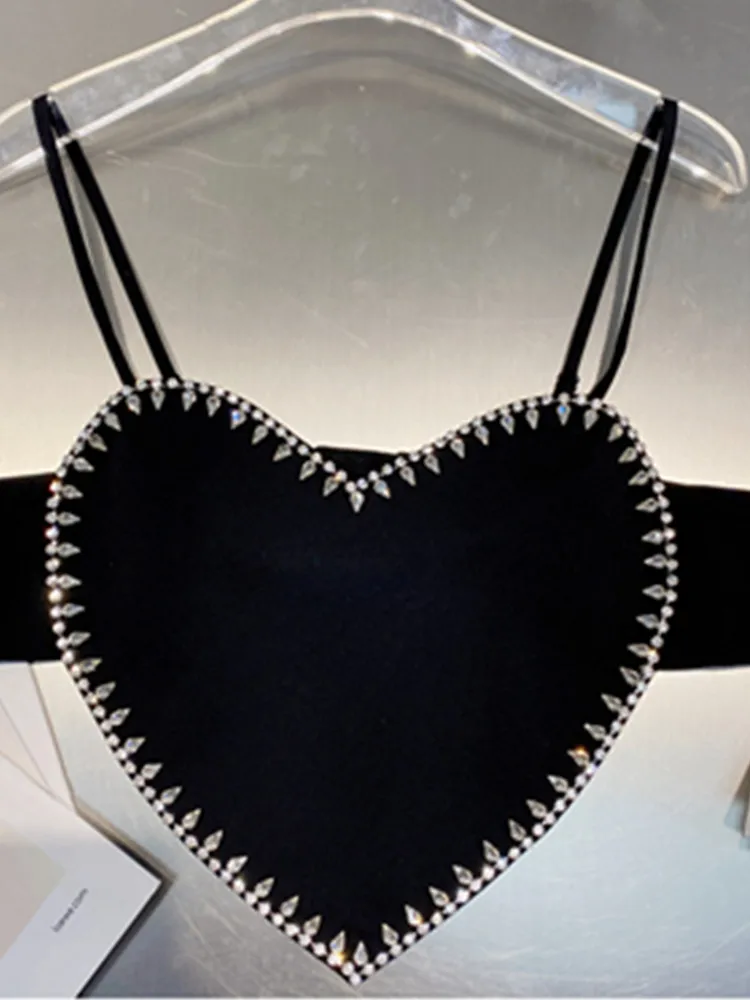 Новинка лета 2022 стильные женские сексуальные топы с черным сердцем и стразами