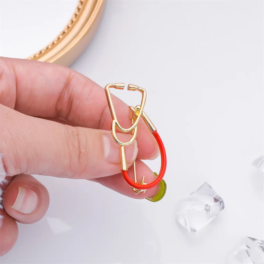 

Stethoscope Enamel Brooch Exquisite Trendy White Coat Badge for Doctor Internship Jewelry Gift
