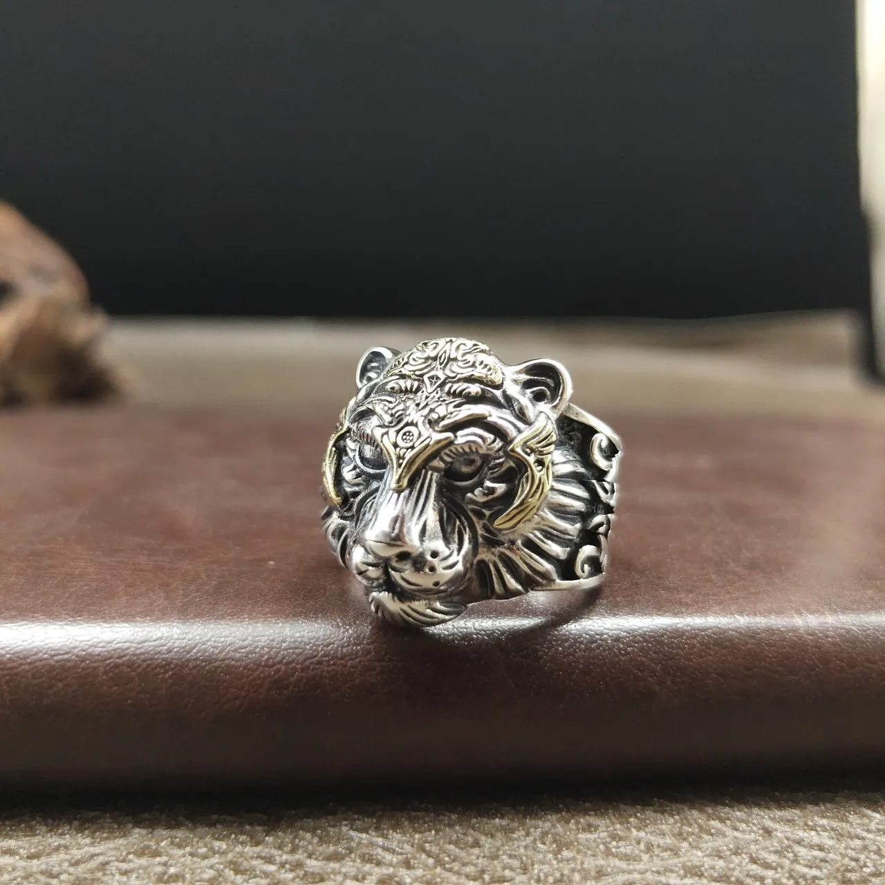 

Кольцо мужское из серебра 925 пробы с головой тигра в стиле ретро
