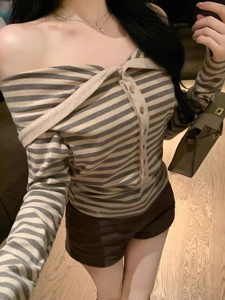 Осень/зима новинка 2024 полосатый пуловер с открытыми плечами и длинными рукавами