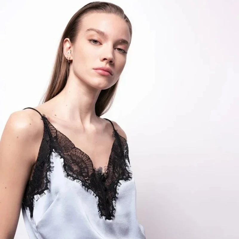 

Женские майки и кофточки с кружевной отделкой, весна-лето 2023