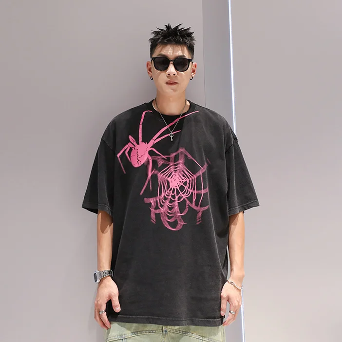 Мужская хлопковая футболка с коротким рукавом принтом в виде паука и граффити