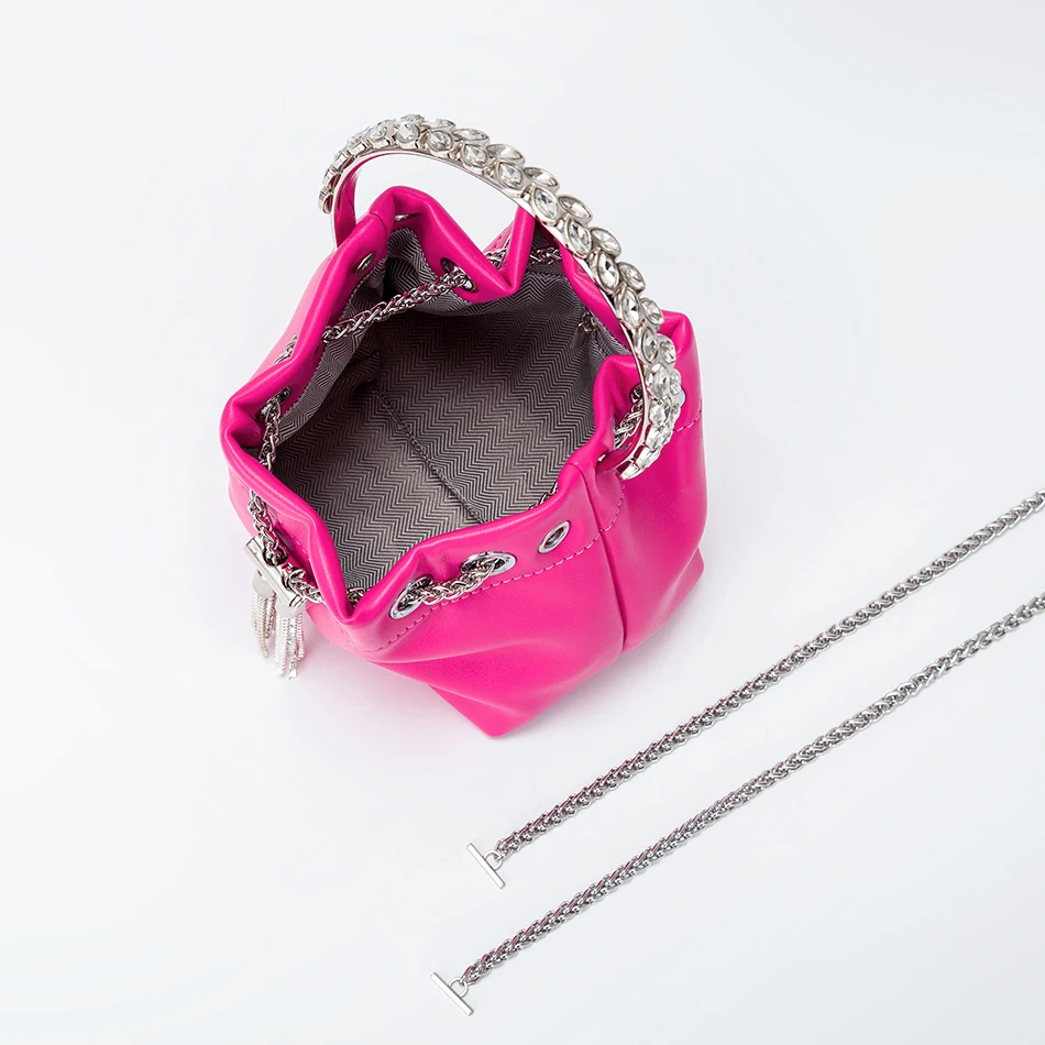 Женская атласная сумка-ведро с металлическим кольцом и кисточкой