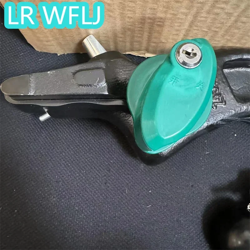 Land Rover found 4-крюк для тяжелого прицепа Range Sport L319/L320 LR 071295