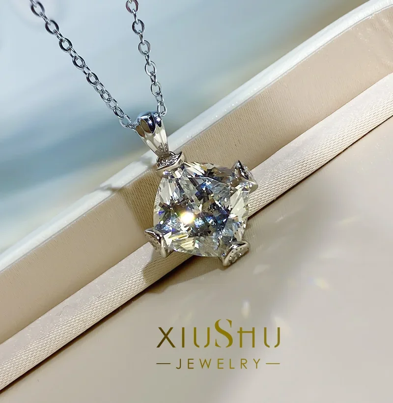 

Женский кулон из серебра 925 пробы, 8 карат