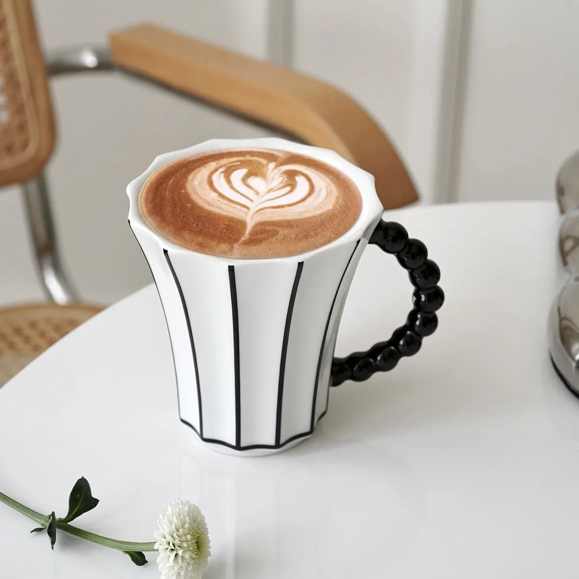 

Vintage Black And White Striped Coffee Mugs Creative French Ceramic Latte Coffee Tea Cup Mug Simple Tazas De Cafe