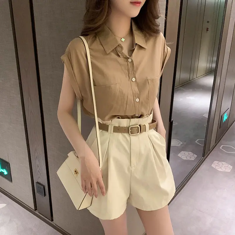 

2022 Women Summer New Two Piece Sets Female Solid Color Sleeveless Blouses + High Waist Loose Shorts Ladies Casual Outfit F166
