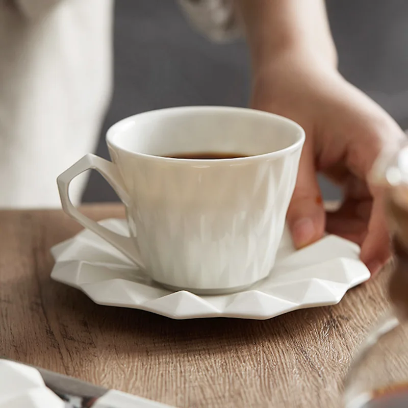 

Креативная белая кружка, кофейная чашка и блюдце, керамическая молочная чашка, чайная чашка, чашка для кофе, кружка, чашка для воды, кухонные ...