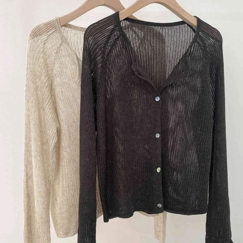 Женский трикотажный кардиган однотонный тонкий с длинным рукавом на пуговицах