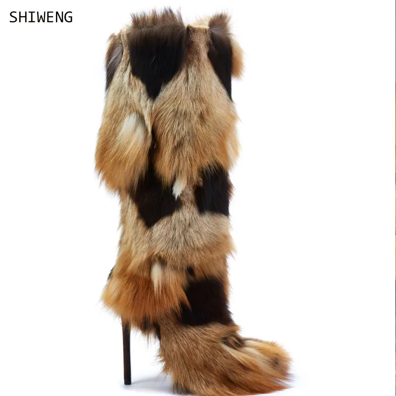 Женские зимние сапоги на каблуке с пушистым мехом цвета в ассортименте