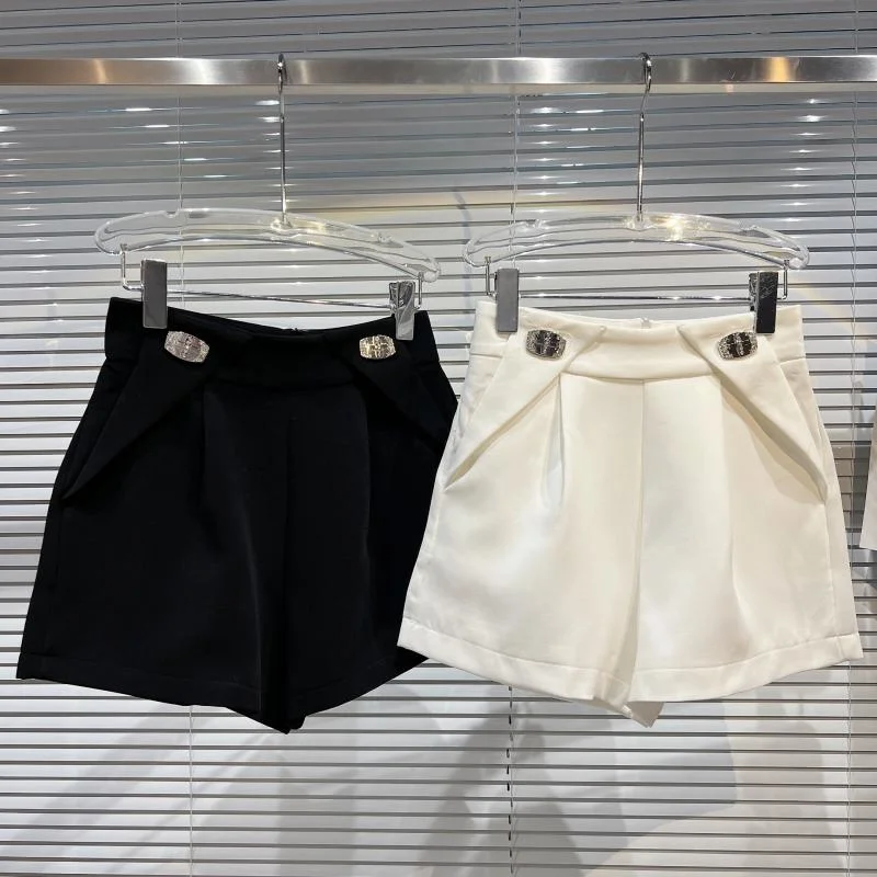 

Metal Plicated Waist Suit Shorts Black White Summer Women Hotpants