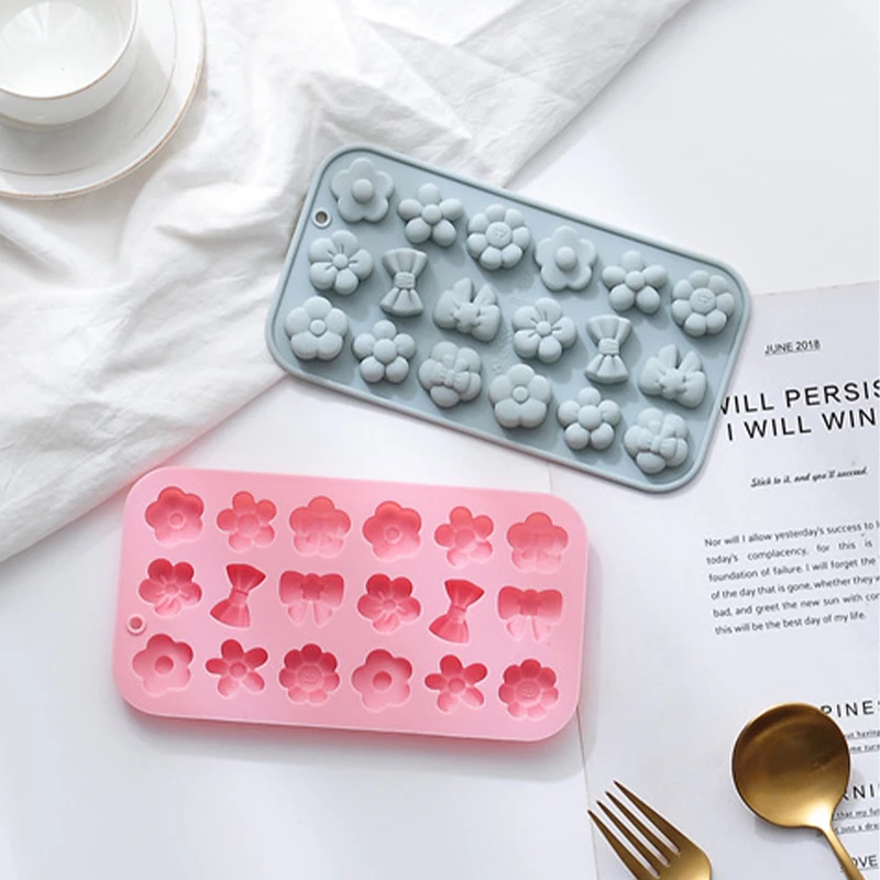 

1Pc 18Cavities Flower Bow Tie Silicone Chocolate Molds DIY Pudding Biscuit Pastry Dessert Fondant Candle Cake Mold Baking Tools