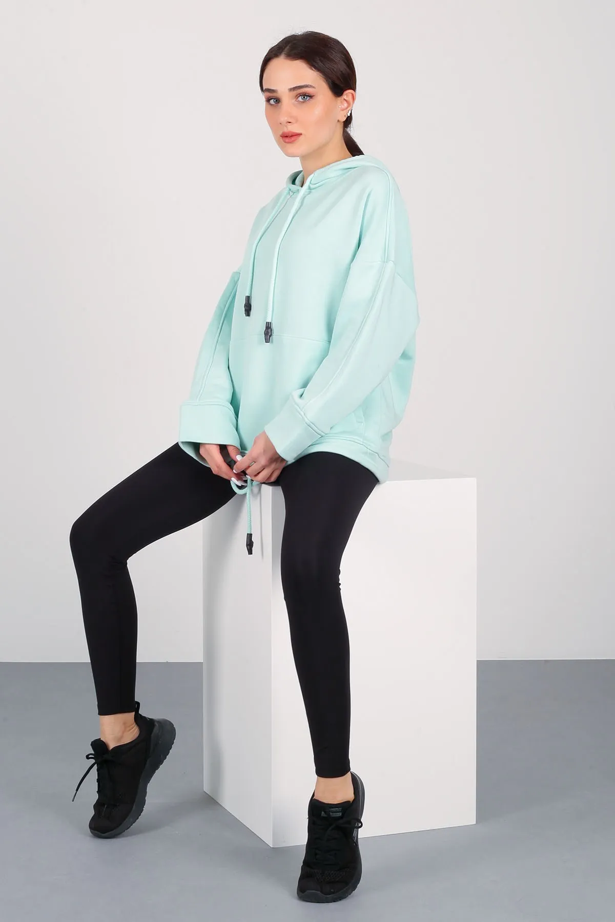 

Facette Women 2022267893 Turquoise Kangaroo Pockets Sweatshirt