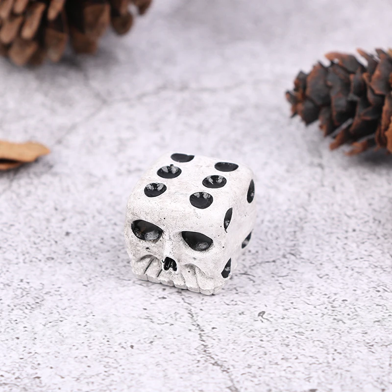 

1Pcs Skull Dice 6-Sided Bone Unique Gift Gamer Great for Role Playing Board Game