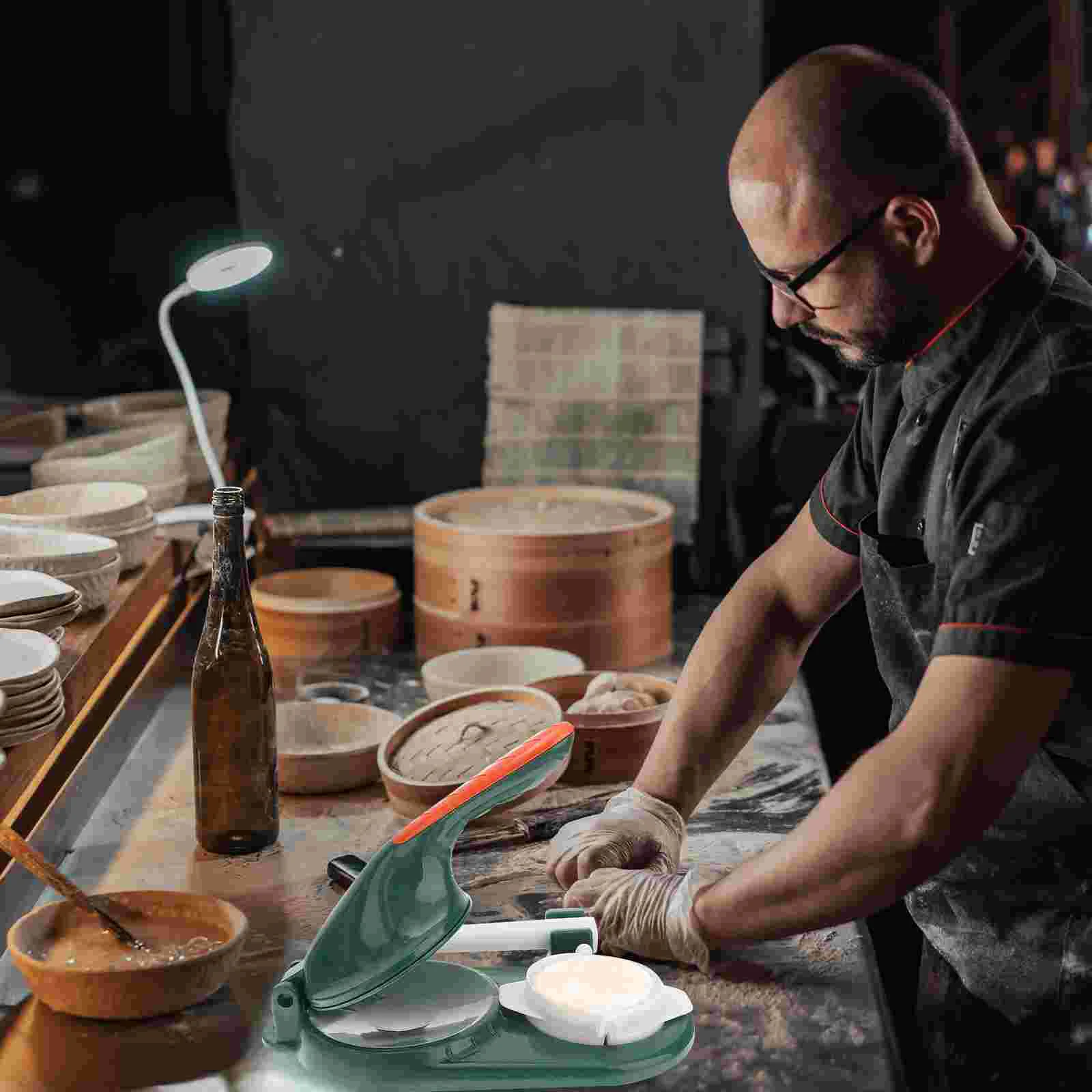 

Dumpling Maker Press Tortilla Dough Presser Skin Wrapper Tool Mold Empanada Manual Pierogi Molds Corn Machine Pastry Ravioli